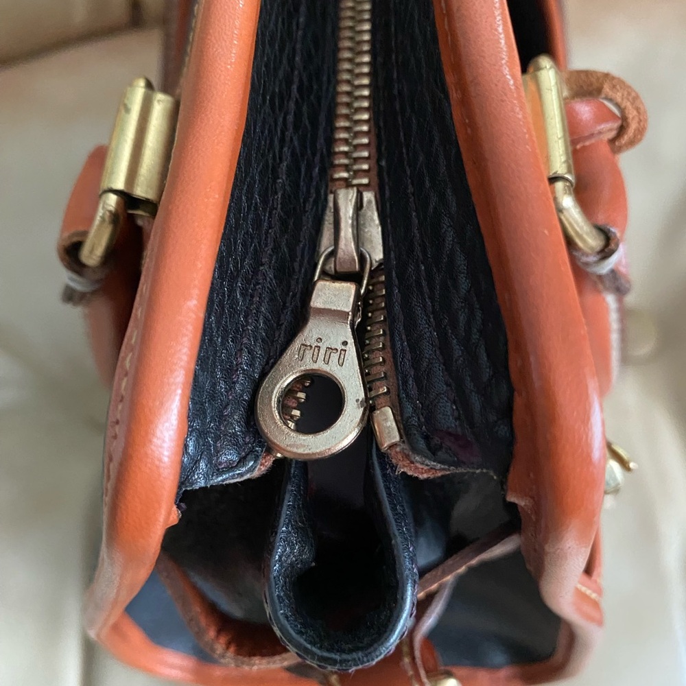 LKNW Vintage Dooney & Bourke Pebbled Leather Satchel Buckle AWL - Picture 11 of 15